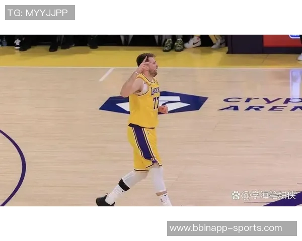 雷迪克透露詹姆斯本周积极参与个人训练提升状态 雷迪克透露詹姆斯本周积极参与个人训练提升状态