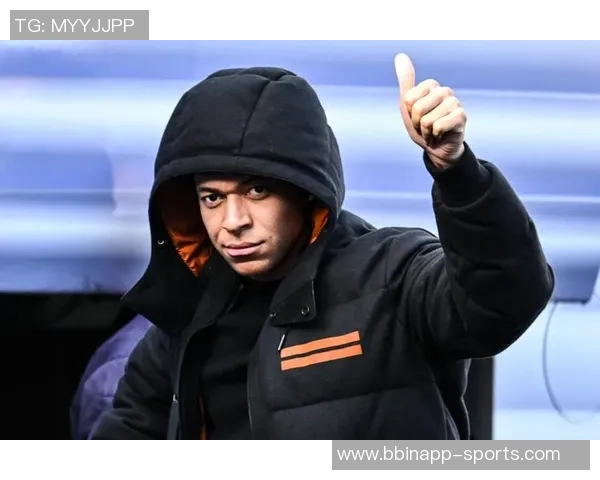 姆巴佩今日室内训练状态良好明日将决定是否参加西超杯对决